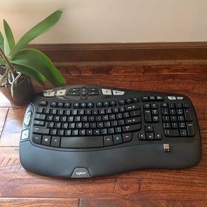 Logitech K350 Wireless Wave Keyboard